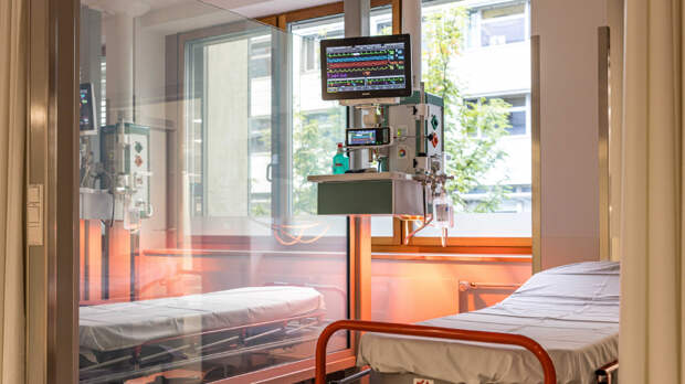 Редкое заболевание: бывшая гимнастка проснулась парализованной в приюте для бездомных