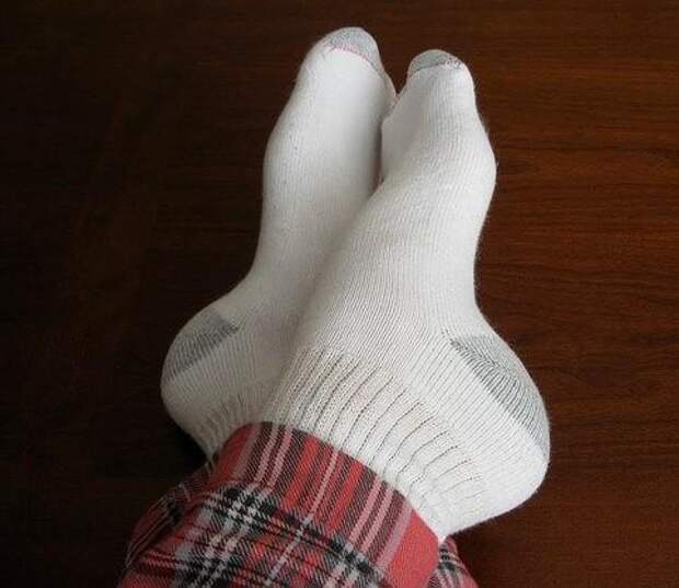 Ношенные женские носки