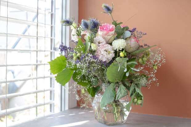 Как сделать так, чтобы цветы в вазе стояли дольше