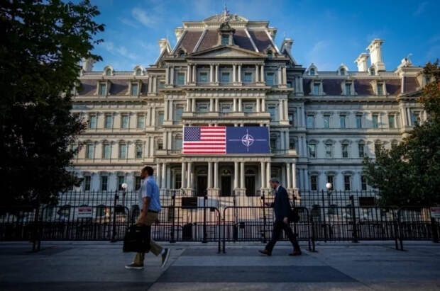 Politico перечислило пять сценариев ослабления НАТО из-за США
