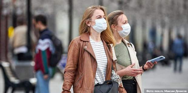 Почти 60 посетителей трех ТРЦ в Москве оштрафовали за отсутствие масок. Фото: М. Денисов mos.ru
