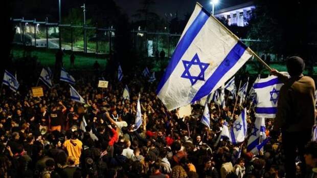 Евгений Сатановский: протесты в Израиле могут привести к развалу государственности
