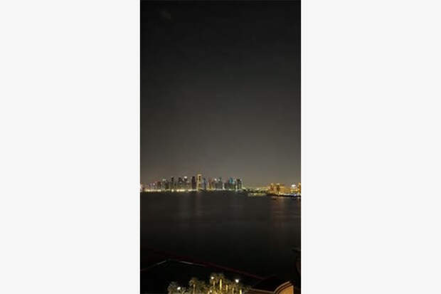 Туристка сняла на видео отражение атаки иранских ракет системами ПВО в Катаре