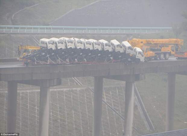 Hangonlads06 800x583 На волосок от гибели