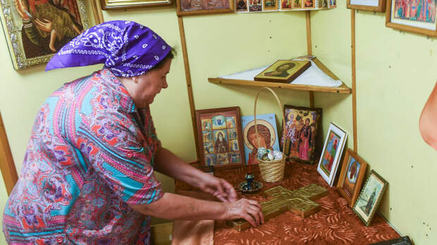 Как правильно обустроить красный уголок и какие иконы нужны в доме