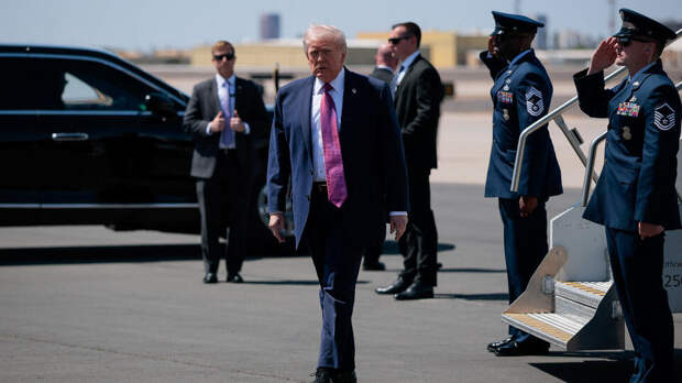 Трамп: США должны вернуть почти $160 млрд из-за решения Верховного суда