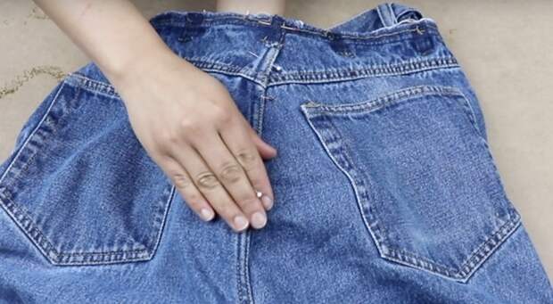 Простейший способ сузить талию на джинсах