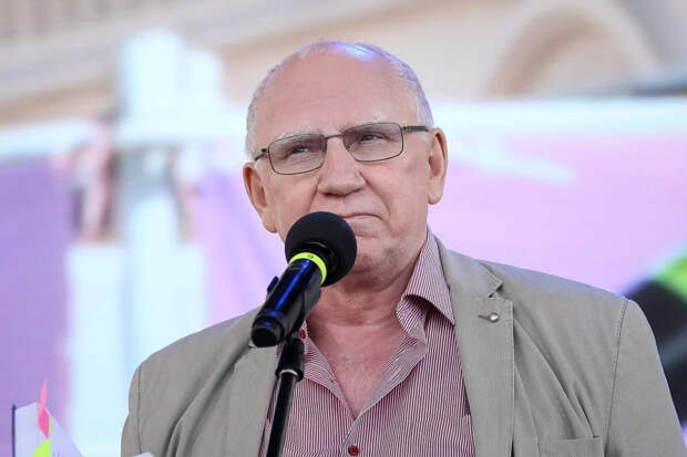 Семейное гнездо: как народный артист Баринов построил дом и мебель своими руками