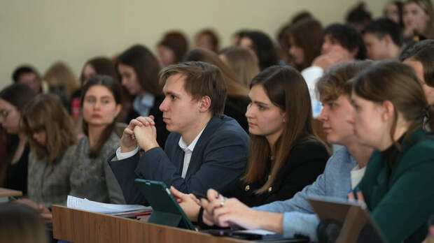 МГУ и ВШЭ вошли в тройку крупнейших вузов по числу студентов