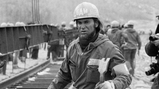 В Тынде прошло прощание с легендарным строителем БАМ Иваном Варшавским