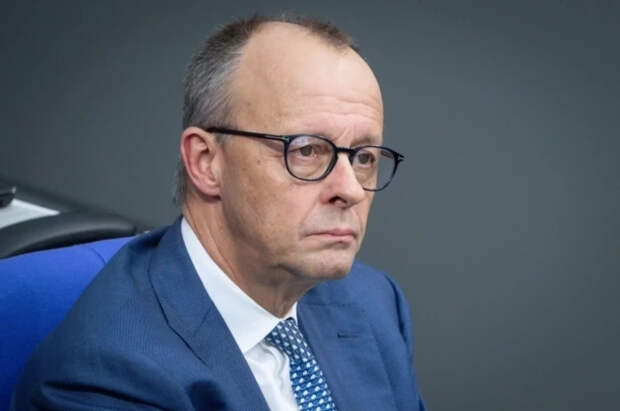 Участники первомайских митингов в Германии потребовали отставки Мерца