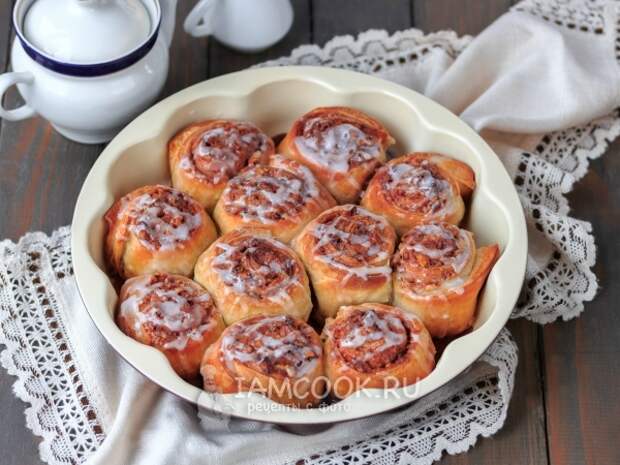Булочки с корицей из слоеного теста
