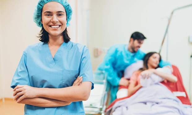 Акушерка перечислила 5 отвратительных выходок отцов, в то время, когда их жены рожают