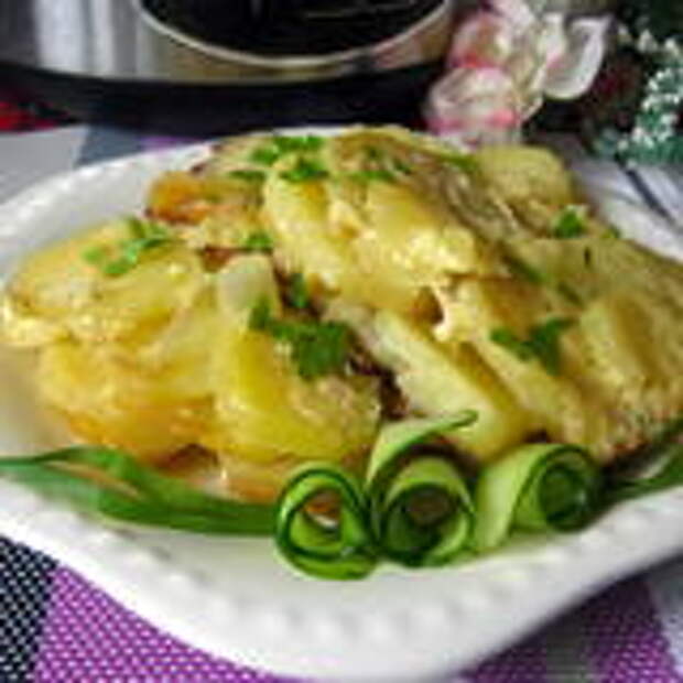 Картофель, запеченный  в сливках с сыром и чесноком
