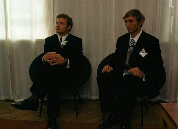 В конце 1970-х годов свадьба в СССР стала по-настоящему хлопотным делом. В конце 1970-х годов свадьба в СССР стала по-настоящему хлопотным делом.