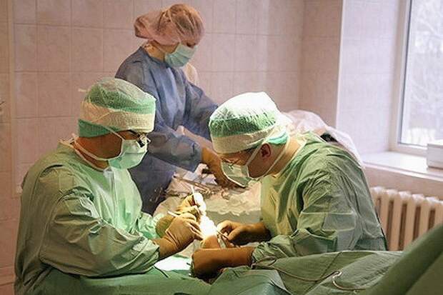 Латвийский хирург лечит в Славянске раненых ополченцев