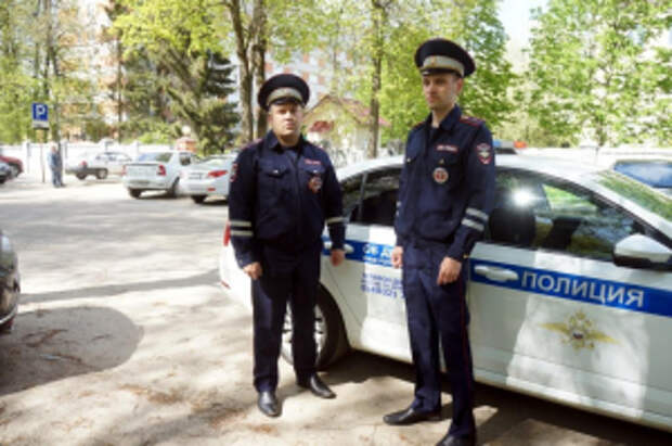 Сотрудники ДПС из Брянской области помогли травмированному пенсионеру быстро добраться до больницы