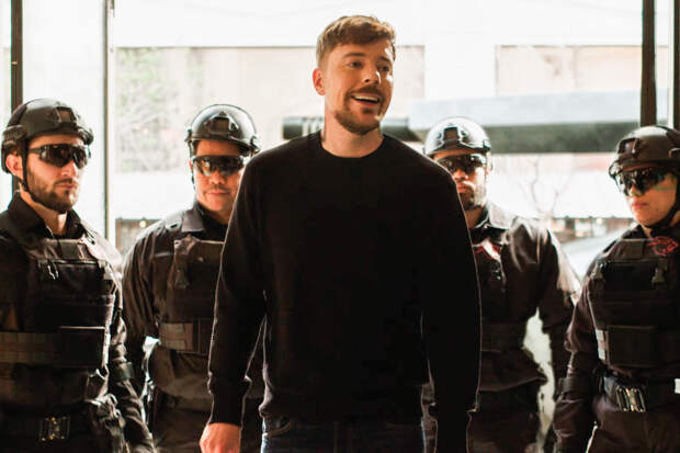 «Упеките его за решетку» Весь мир ополчился против самого популярного блогера. За что его ненавидят и почему считают Антихристом?