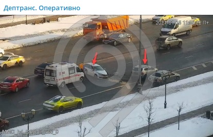 Два ряда в сторону центра перекрыли на Ленинградке из-за ДТП