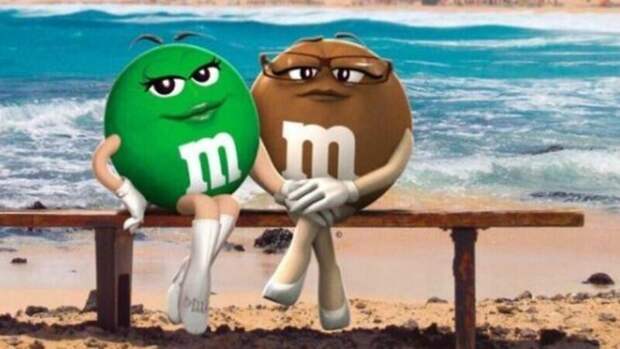 Зеленая и коричневая M&Ms - лесбиянки Зеленая и коричневая M&Ms - лесбиянки