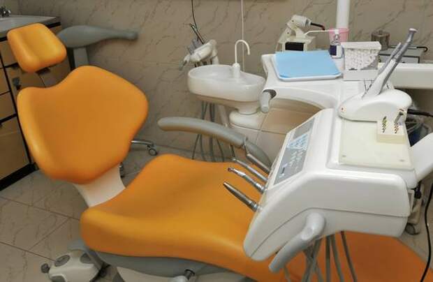 "Это не врач, а палач": Украинский стоматолог силой "успокаивала" детей