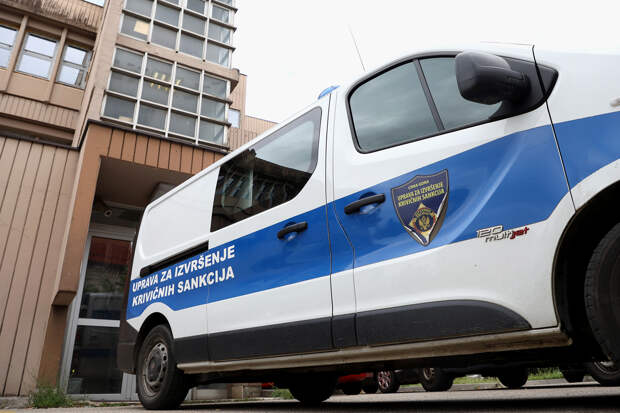 Мать и дочь отправились на отдых в Черногорию и попали под машину после прилета