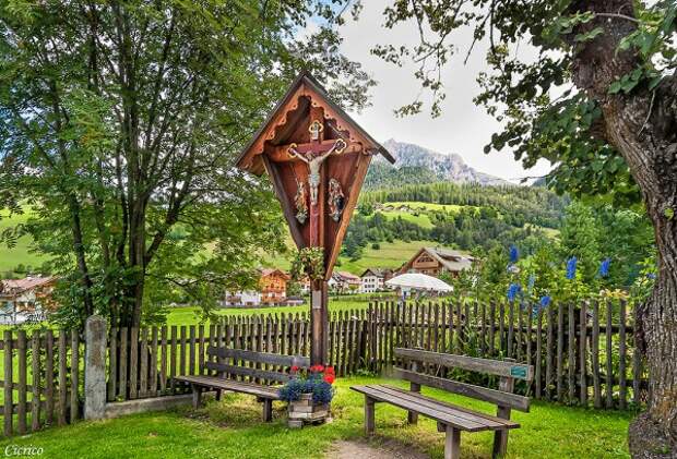 Сан-Виджилио-ди-Мареббе (San Vigilio di Marebbe) - очаровательная горная деревушка. (56 фото)