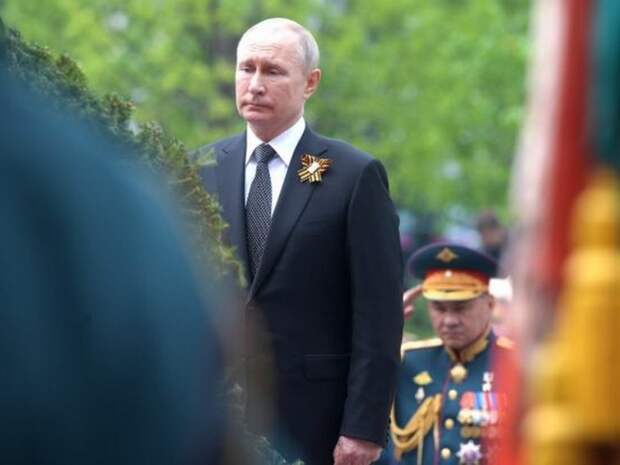 Путин не стал поздравлять лидеров двух стран с Днем Победы