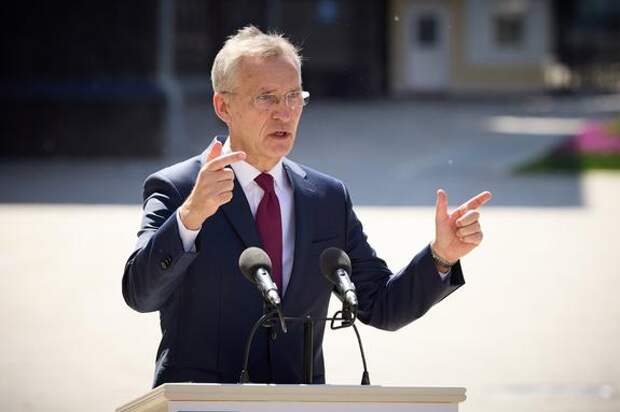 Столтенберг предостерег от недооценки планов США в ситуации вокруг Гренландии