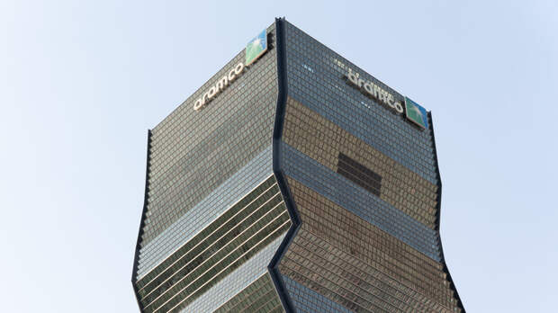 Bloomberg: Saudi Aramco подняла цены на нефть Arab Light для покупателей из Азии