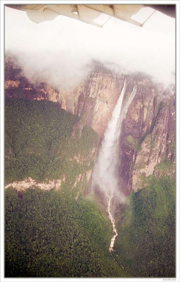 Анхель (исп. Salto Angel) — самый высокий в мире водопад