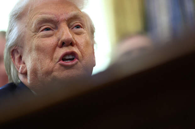 Трамп: верховному лидеру Ирана Хаменеи стоит побеспокоиться