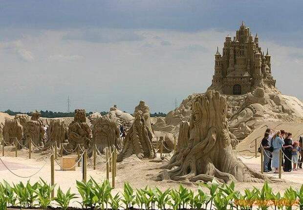 Замки из песка (27 фото)