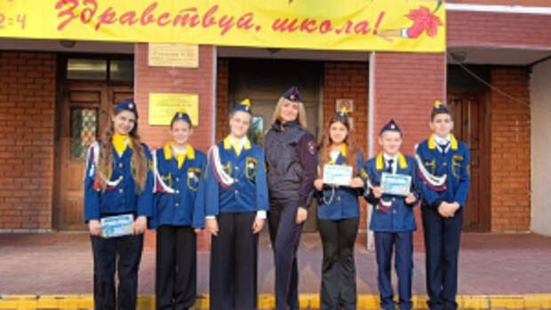 Сотрудники Госавтоинспекции совместно с ЮИДовцами напомнили жителям Иваново о Правилах дорожного движения