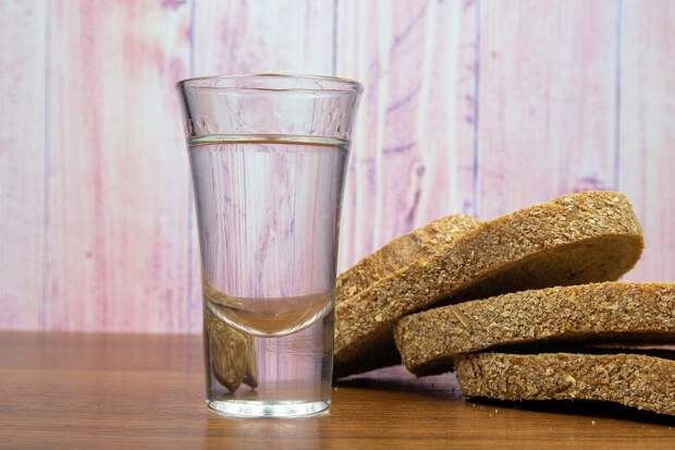 Ароматный самогон из хлеба – рецепт браги без дрожжей, сахара и солода