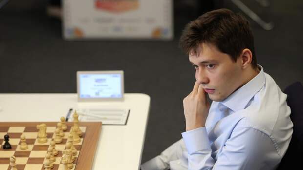 Есипенко сыграл вничью с Блюбаумом в десятом раунде турнира претендентов