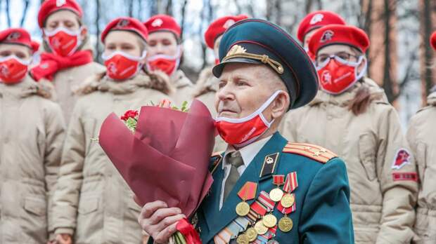 Военные и юнармейцы Сахалинской области написали письма ветеранам в рамках акции к 9 Мая