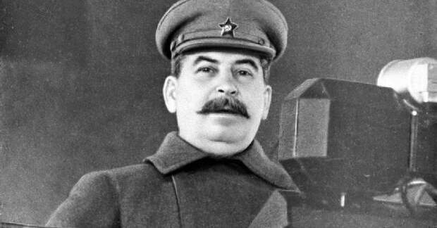 Зачем Сталин вернул в армию погоды и почему он сделал подобное в 1943 году