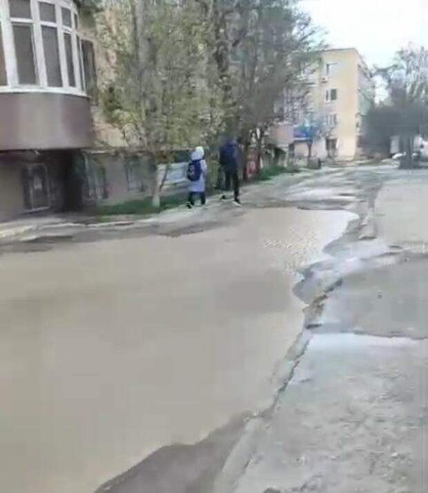 Жители Актау пожаловались на состояние дорог в микрорайонах 3 и 3а