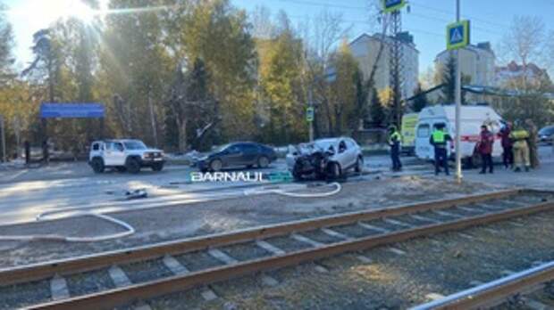 Авария на Змеиногорском тракте / Фото: Barnaul 22