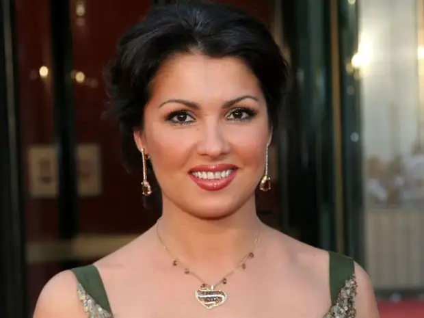 “Это не её отменили, Анна отменила их сама”, – продюсер прояснил ситуацию с увольнением Нетребко