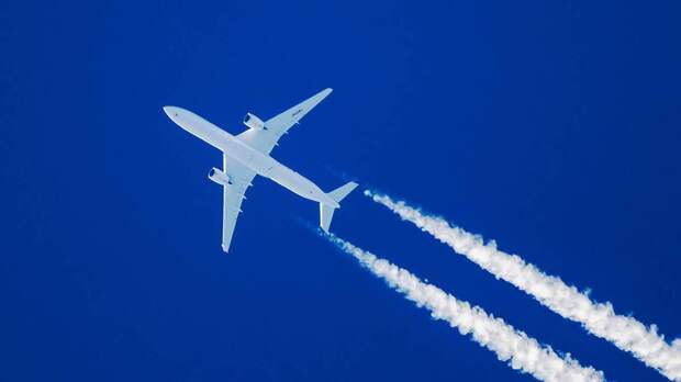 «Все обошлось благополучно»: Иван Ургант и Александр Гудков пережили экстренную посадку самолета