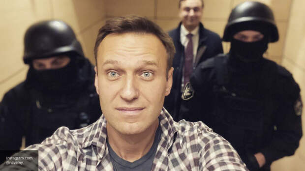 Алексей Навальный и цензурные заметки из зала суда