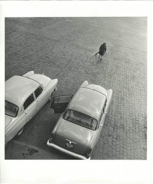Утро на Красной площади. Виктор Ахломов, 1960 год, г Москва, из архива МАММ/МДФ.