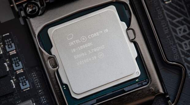 Акции Intel больше не растут. Что дальше