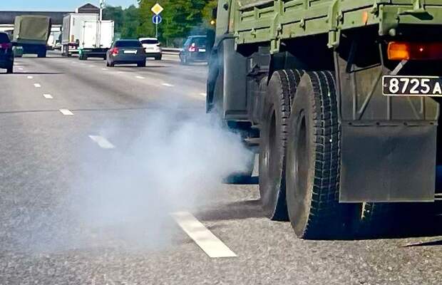 Почему синий дым из выхлопной трубы не должен пугать водителя