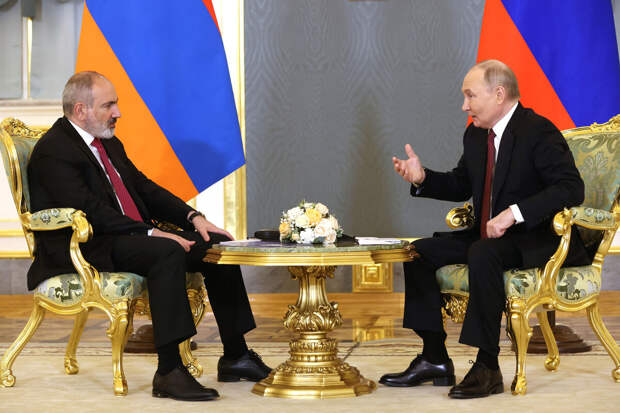 Путин на переговорах с Пашиняном назвал чувствительным вопрос Карабаха