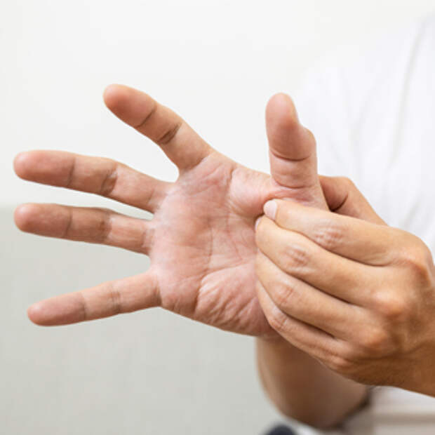 Болезнь Де Кервена: эффективное лечение с помощью УВТ-процедуры