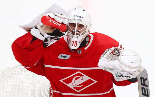 «Трактор» выменял у «Спартака» вратаря Николаева