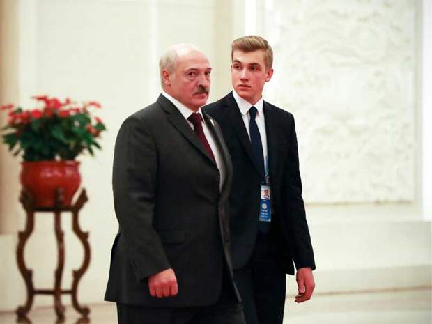 «Принц Уильям»: народ пришел в экстаз, увидев возмужавшего сына Лукашенко